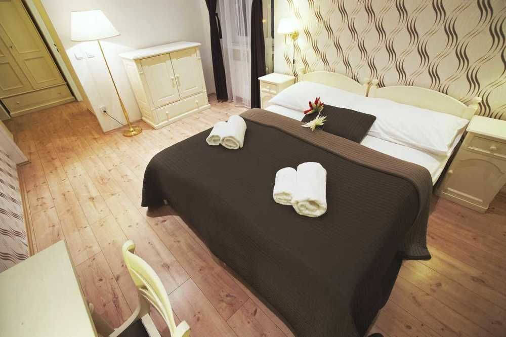 Hotel Nabucco Praag Buitenkant foto