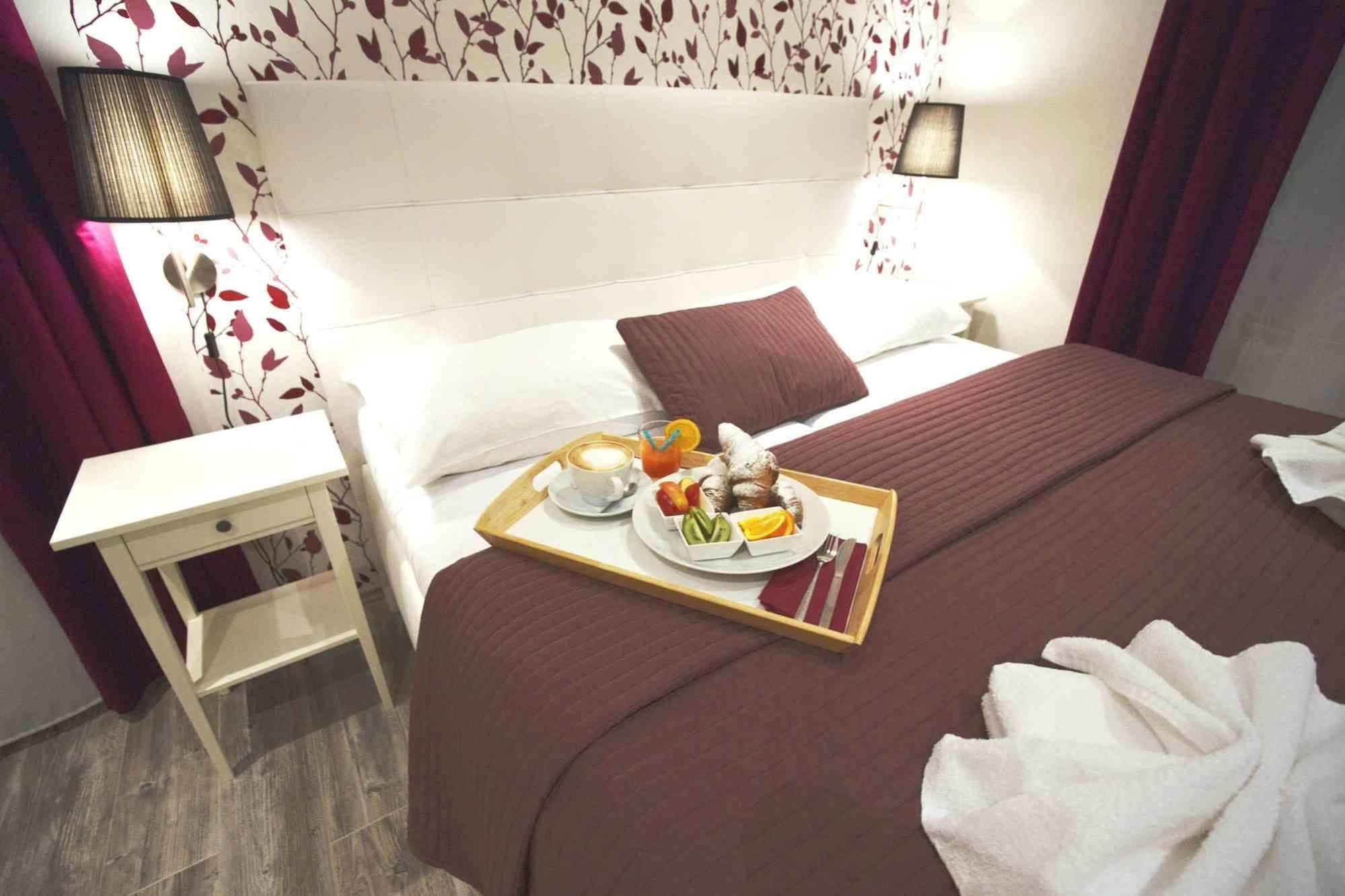 Hotel Nabucco Praag Buitenkant foto