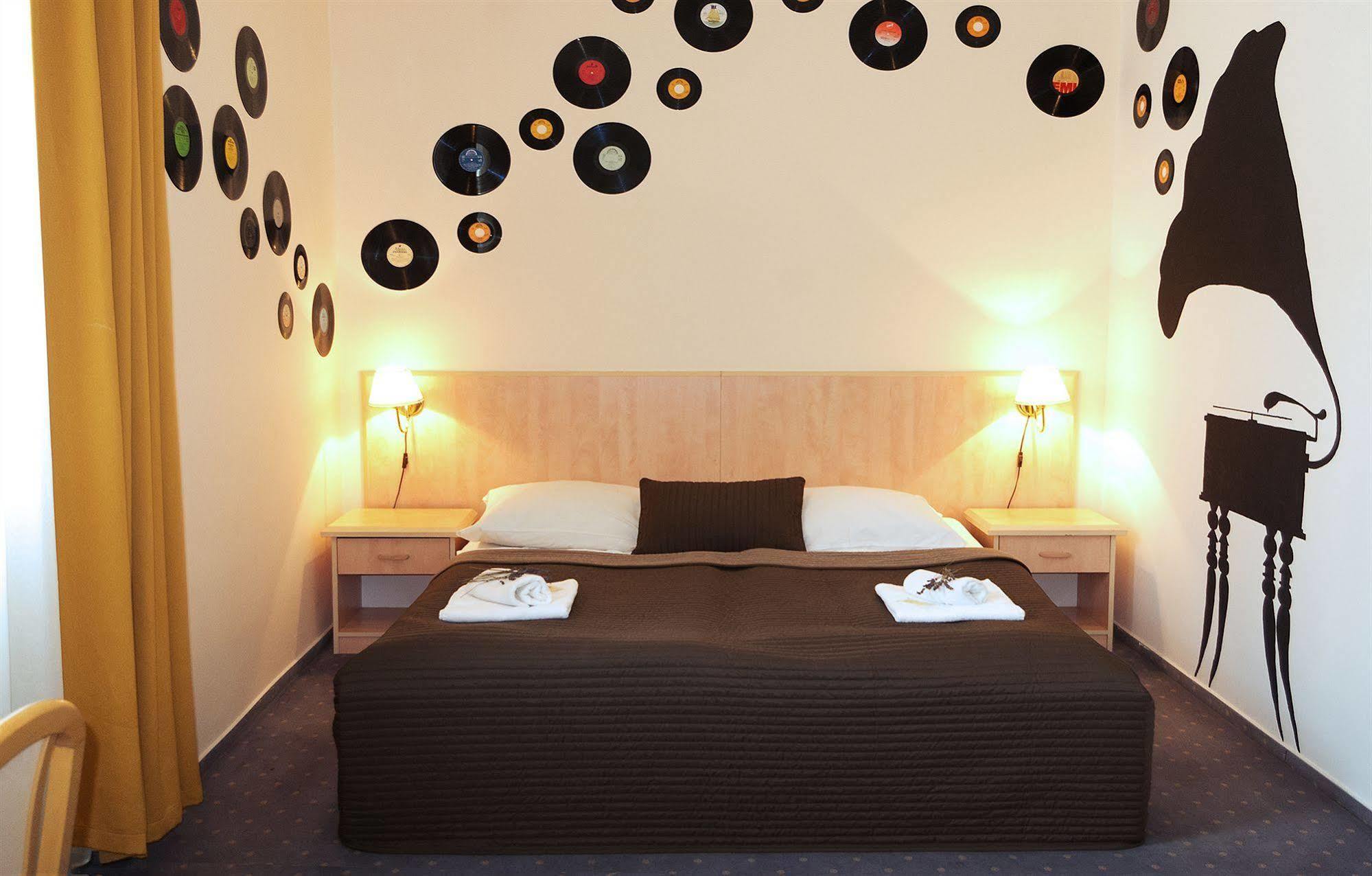 Hotel Nabucco Praag Buitenkant foto