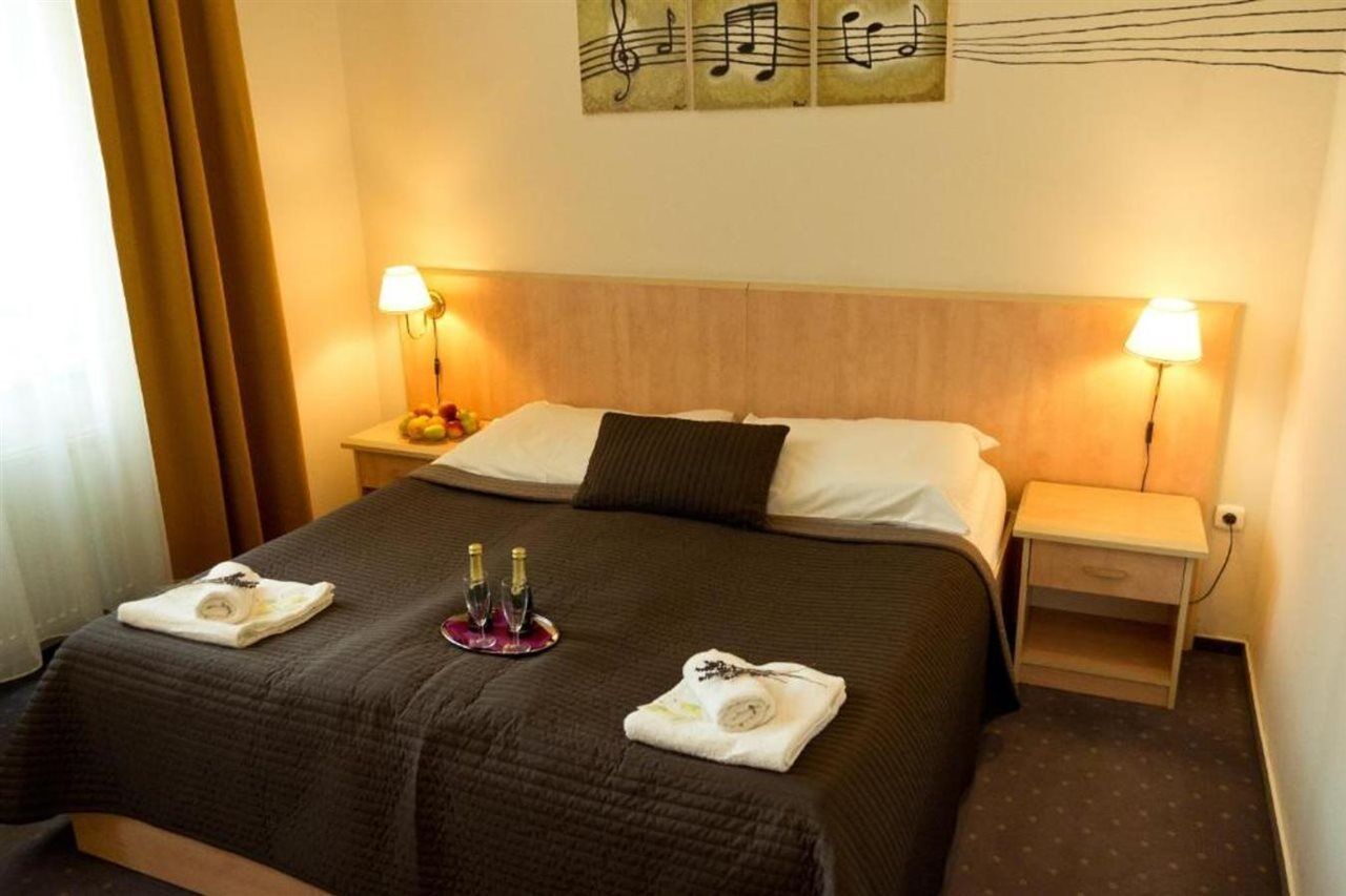 Hotel Nabucco Praag Buitenkant foto