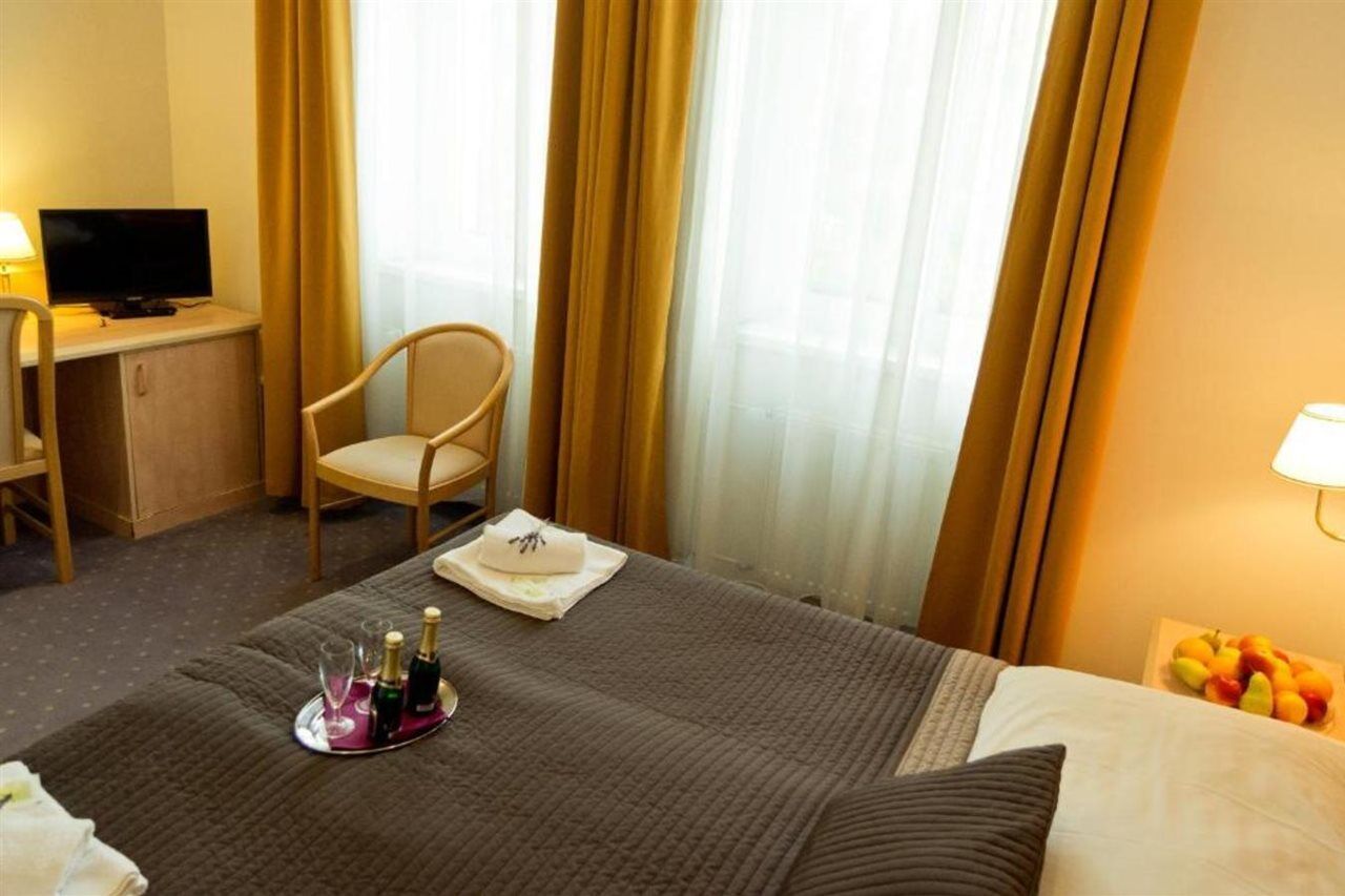 Hotel Nabucco Praag Buitenkant foto